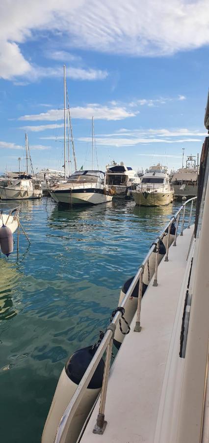 Salerno Yacht Hotel Bagian luar foto